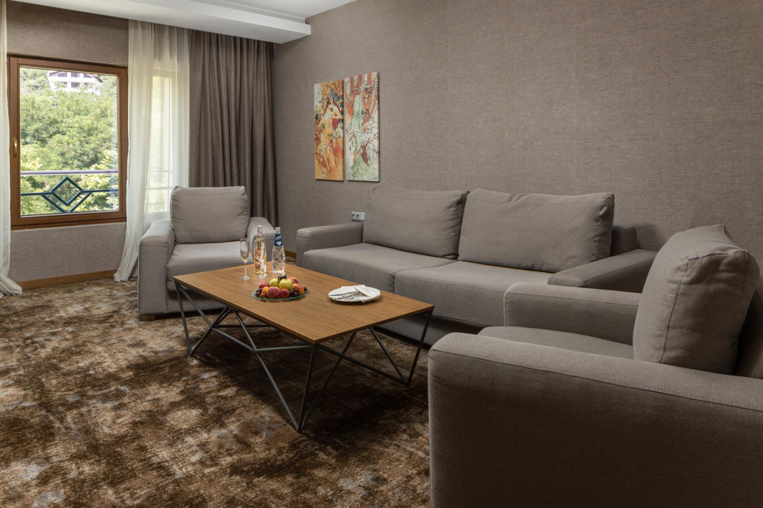 Deluxe Suite
